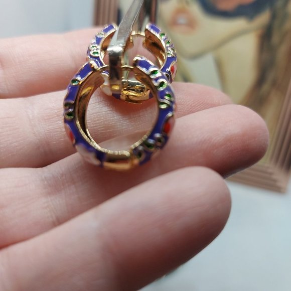 Retro Boho Enamel Flower Huggie Hoop Earrings Purple - Picture 3 of 12